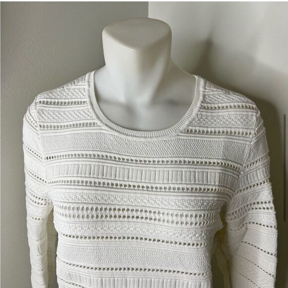 White House Black Market White Eyelet 3/4 Length Sleeves Pullover Top M - Picture 3 of 9
